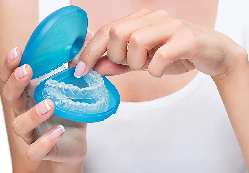 リテーナーの装着（保定期間）